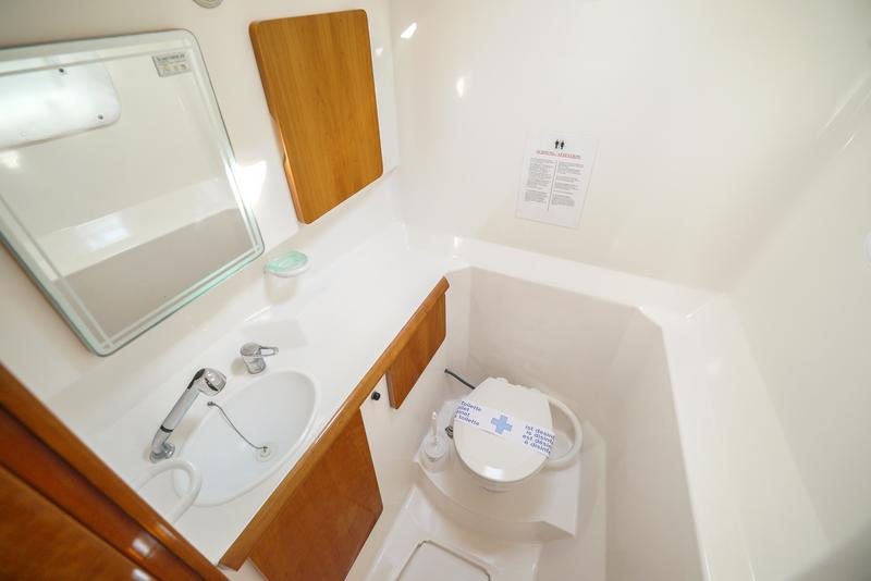 Book yachts online - catamaran - Privilege 465 - Emotion - rent