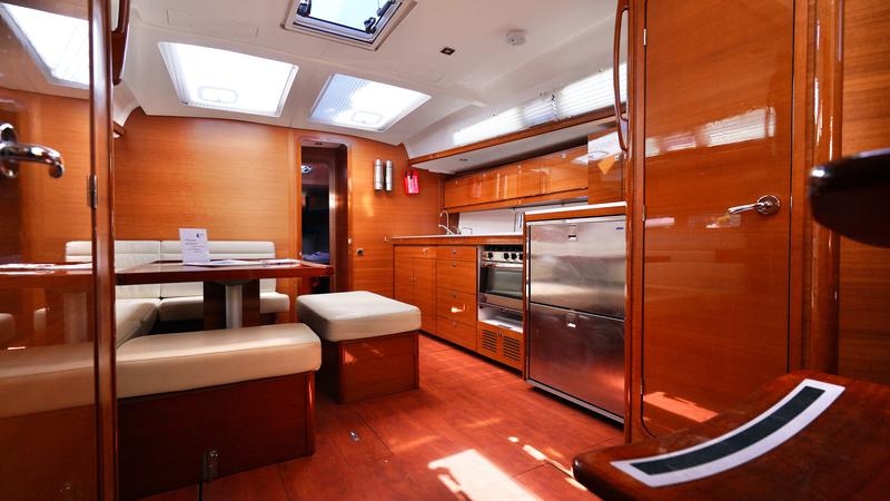Book yachts online - sailboat - Dufour 460 Grand Large - Red Pepper - rent