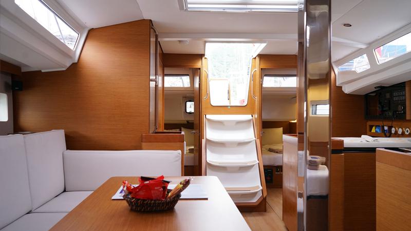 Book yachts online - sailboat - Sun Odyssey 440 - 3 Cabins - White Marlin - rent