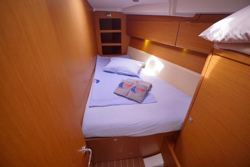 Book yachts online - sailboat - Sun Odyssey 44 i - Night &amp; Day - rent