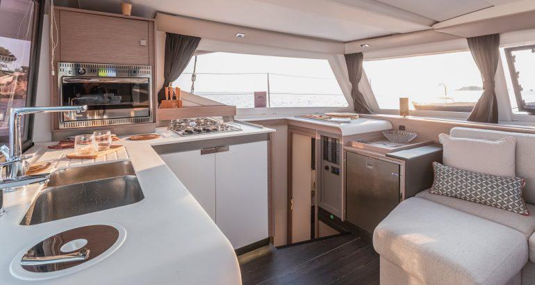Book yachts online - catamaran - Isla 40 - Carpe Vitam - rent