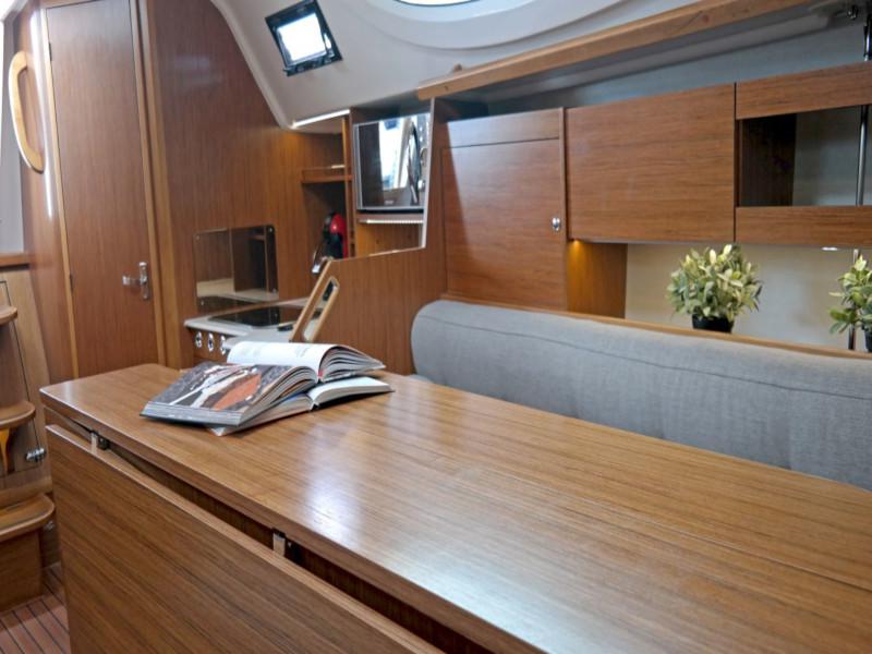 Book yachts online - sailboat - Maxus 33.1 RS Standard - ERATO - rent