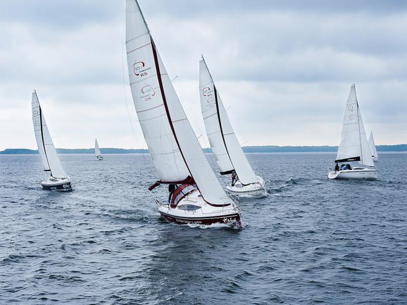 Book yachts online - sailboat - Maxus 33.1 RS Prestige - MIDNIGHT SUN - rent