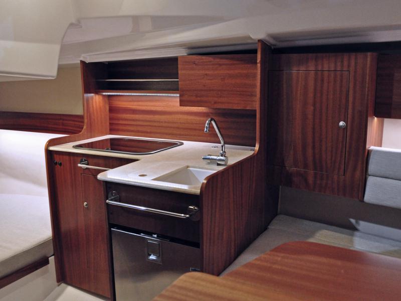 Book yachts online - sailboat - Maxus Evo 24 Prestige - MALAWI - rent