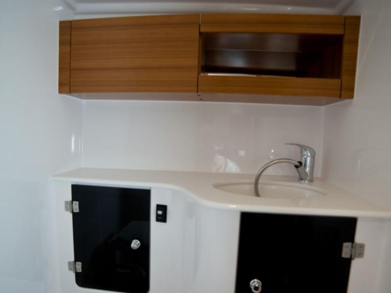 Book yachts online - sailboat - Maxus 33.1 RS Prestige - FROZEN WATER - rent