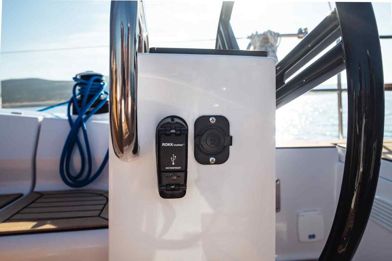 Book yachts online - sailboat - Elan Impression 40.1 - Liana - rent