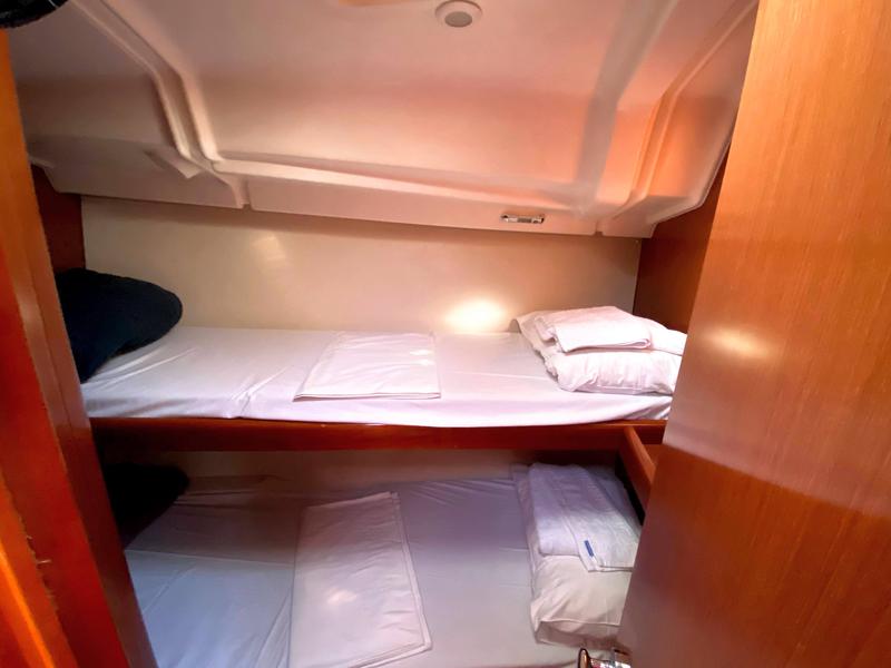 Book yachts online - sailboat - Oceanis 43 - Serenity - rent