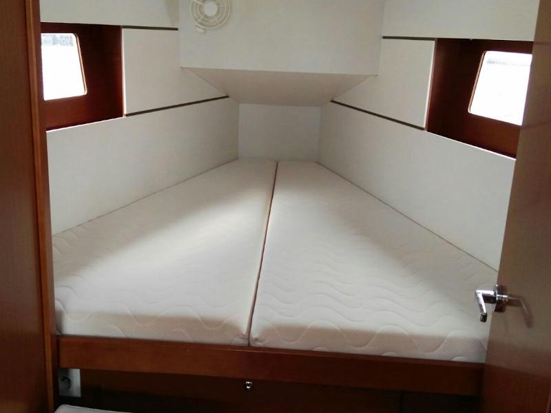 Book yachts online - sailboat - Oceanis 35 - Guapa - rent