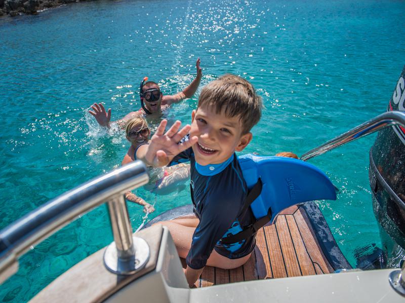 Book yachts online - motorboat - Leidi 660 - H4 - rent