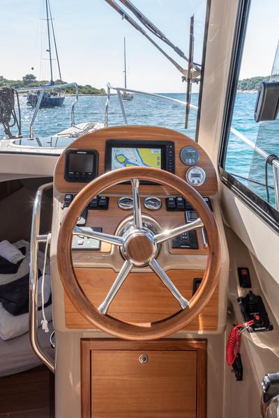 Book yachts online - motorboat - Leidi 800R - H8 - rent
