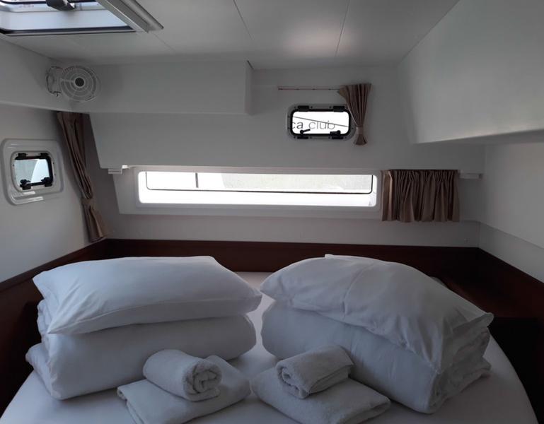 Book yachts online - catamaran - Lagoon 42 - La Colombe ( Friday to Friday ) - rent