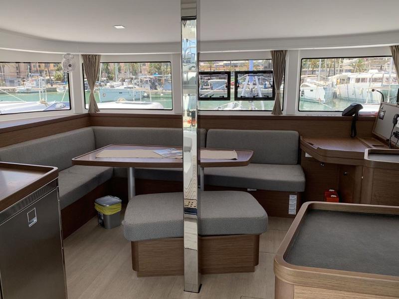 Book yachts online - catamaran - Lagoon 42 - La Colombe ( Friday to Friday ) - rent