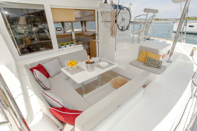 Book yachts online - catamaran - Lagoon 39 - U2 - rent