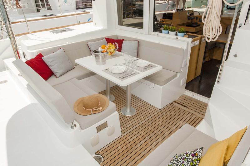 Book yachts online - catamaran - Lagoon 39 - U2 - rent