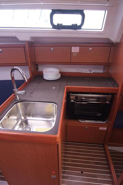 Book yachts online - sailboat - Bavaria Cruiser 33 - BURIN  - rent