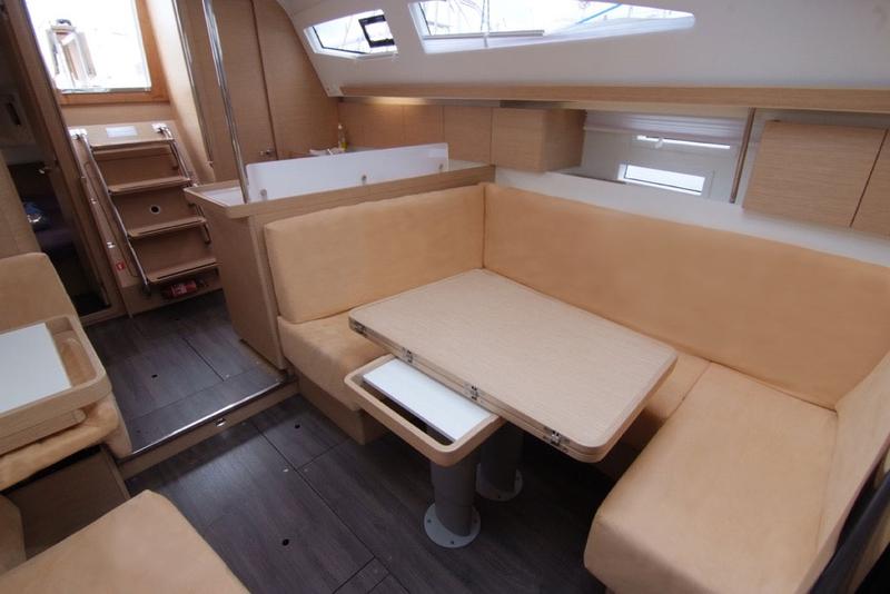 Book yachts online - sailboat - Elan 40 Impression - DESIDERIA - rent