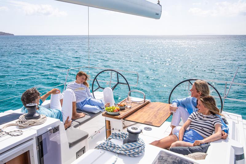 Book yachts online - sailboat - Bavaria C42 - GALA - rent