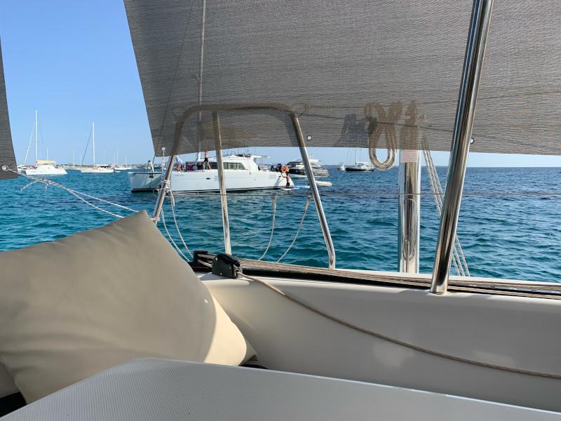 Book yachts online - catamaran - Lagoon 380 - GOA 3 - rent