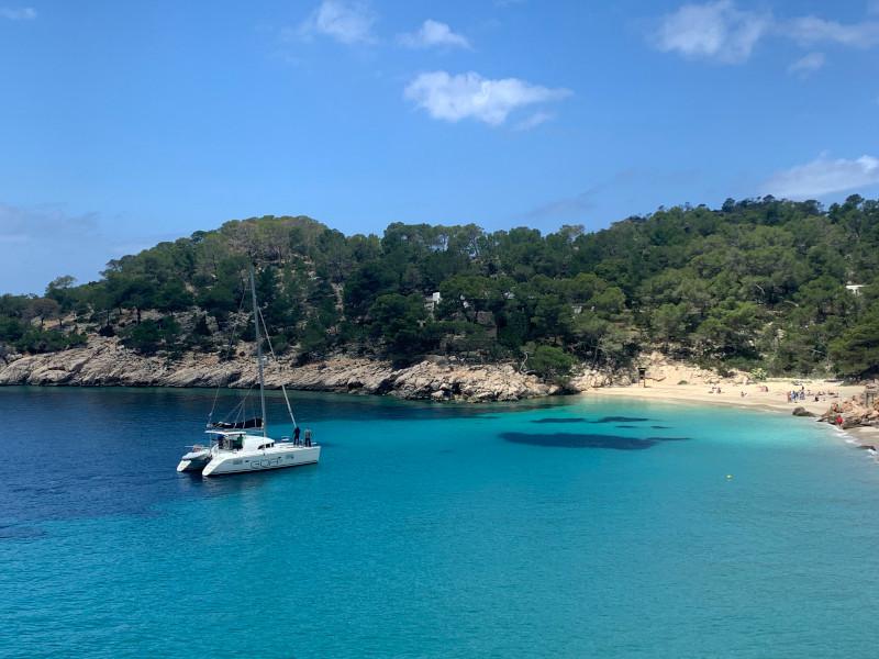 Book yachts online - catamaran - Lagoon 380 - GOA 3 - rent