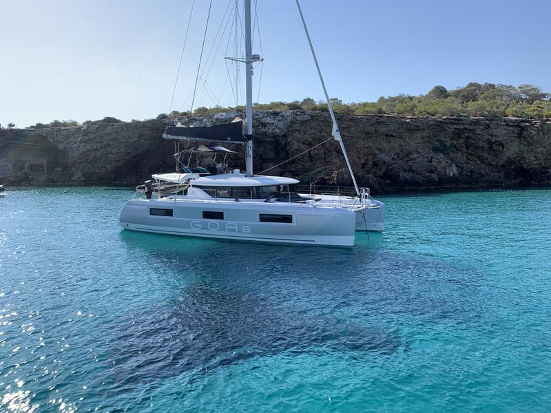 Book yachts online - catamaran - Lagoon 46 - GOA 8 - rent