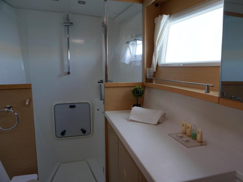 Book yachts online - catamaran - Lagoon 450 Sport - Ocean Dreams - rent
