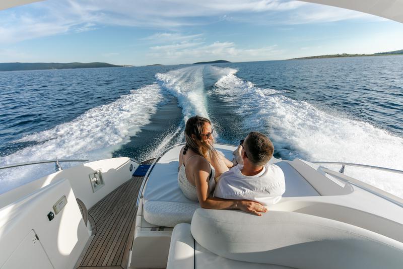 Book yachts online - motorboat - Salpa 38.5 - ICTIS - rent