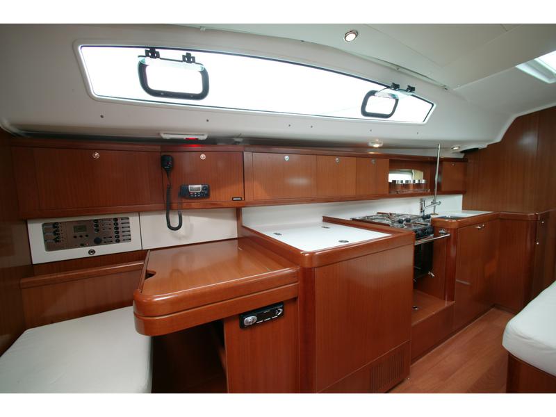 Book yachts online - sailboat - Oceanis 40 - Senza Parole II - rent