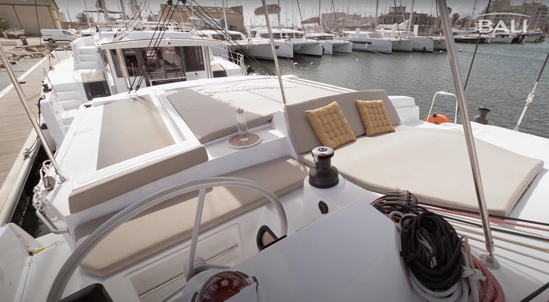 Book yachts online - catamaran - Bali 4.2 - Persona Grata - rent