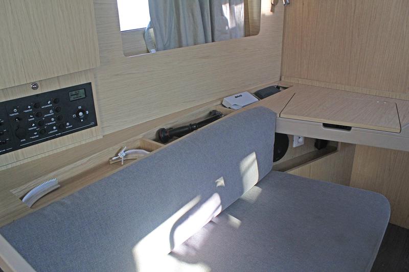 Book yachts online - sailboat - Oceanis 41.1 (1 Head) - FUGIS II - rent