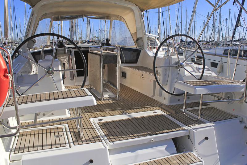 Book yachts online - sailboat - Oceanis 41.1 (1 Head) - FUGIS II - rent
