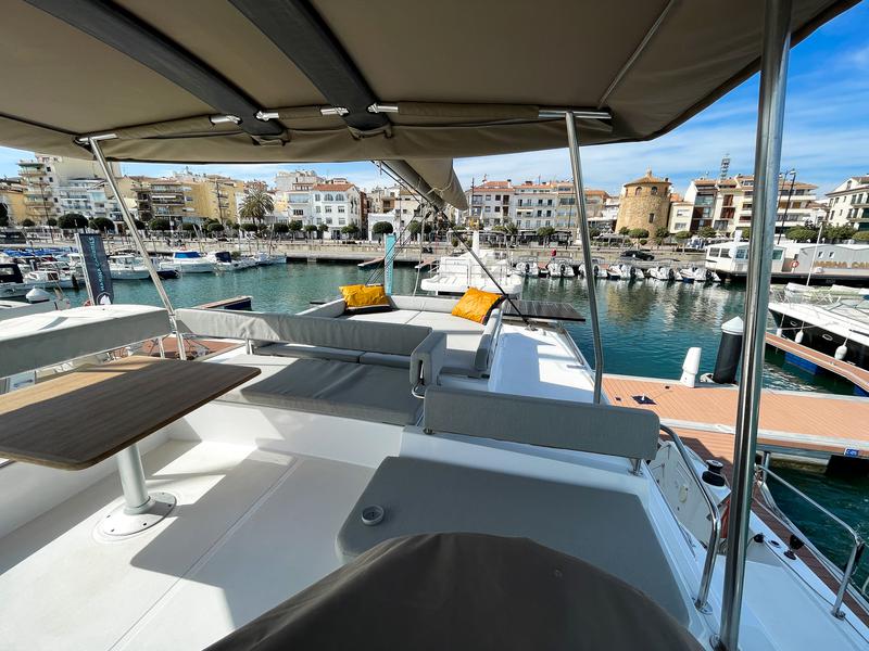 Book yachts online - catamaran - Bali 4.6 5 cabins - WILD BUNCH - rent