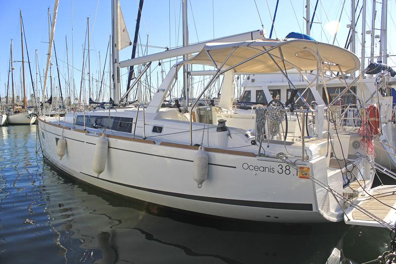 Book yachts online - sailboat - Oceanis 38.1 - VITA - rent