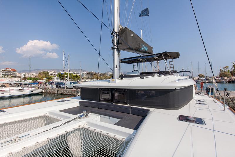 Book yachts online - catamaran - Lagoon 450  Flybridge - Smile - rent