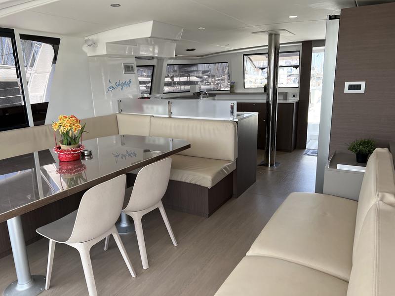 Book yachts online - catamaran - Bali 4.6 (5+1 cab) - Freedom - rent
