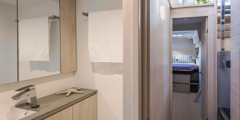 Book yachts online - catamaran - Moorings 5000 - Moorings 5000 (2021) - rent