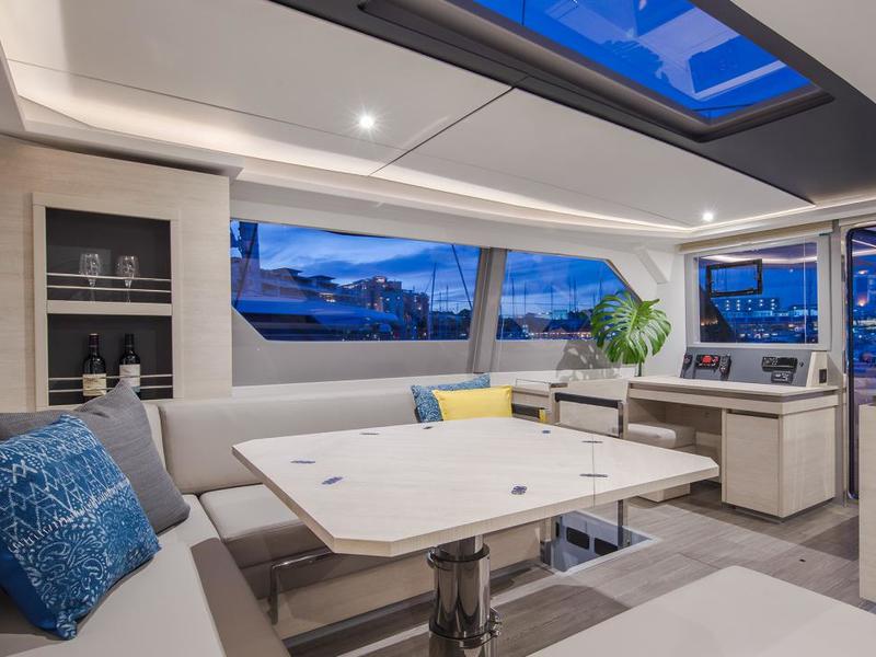 Book yachts online - catamaran - Moorings 5000 - Moorings 5000 (2018) - rent