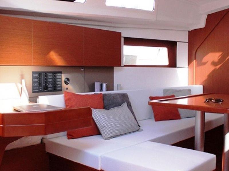 Book yachts online - sailboat - Moorings 352 - Moorings 352 (2017) - rent