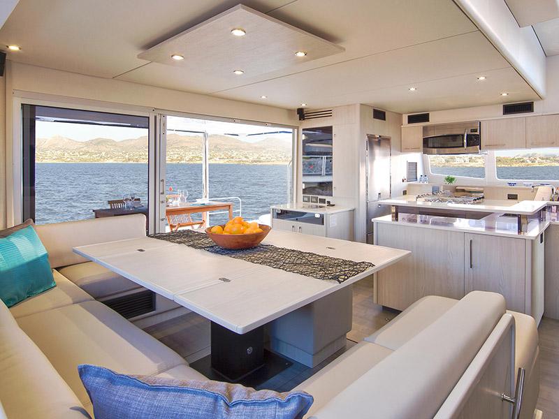 Book yachts online - catamaran - Moorings 5800 - Moorings 5800 (2020) - rent