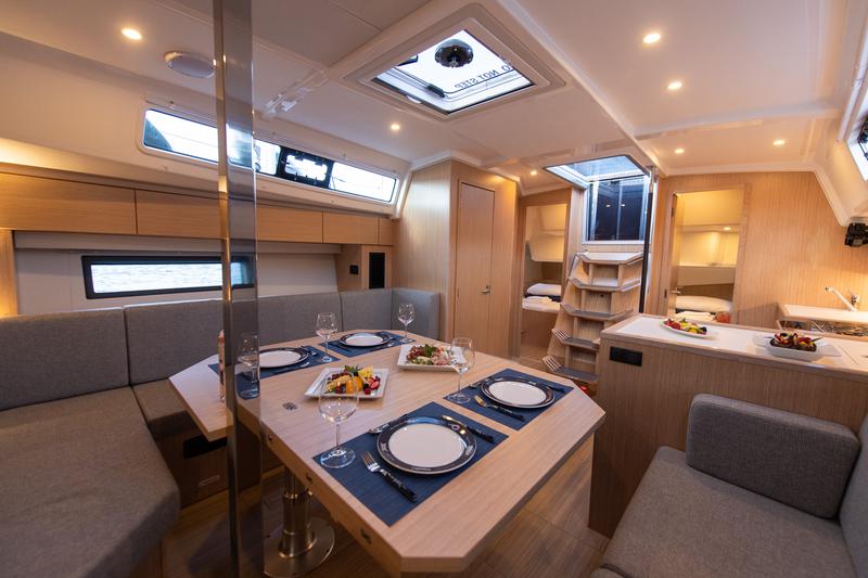 Book yachts online - sailboat - Bavaria C42 - Karpouzi | A/C, Bow Thruster, Full teak deck - rent