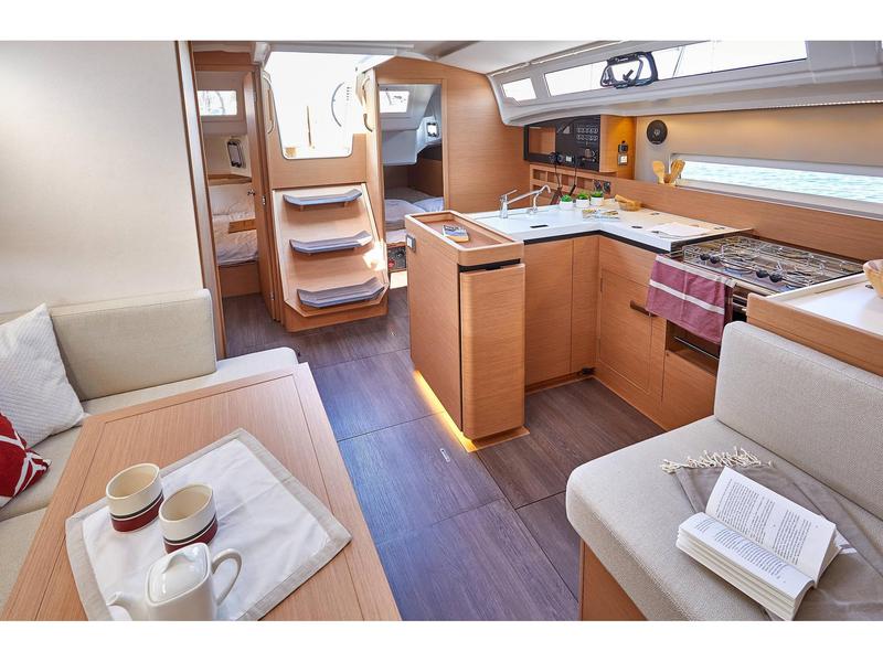 Book yachts online - sailboat - Sun Odyssey 410 - Bella - rent