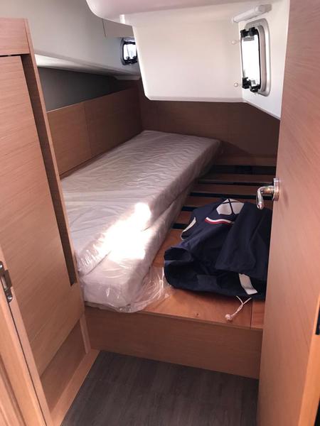Book yachts online - sailboat - Sun Odyssey 410 - Bella - rent
