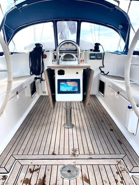Book yachts online - sailboat - Dufour 425 - Surprise - rent
