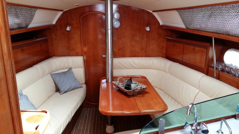 Book yachts online - sailboat - Jeanneau Sun Odyssey 35 - Mastef - rent