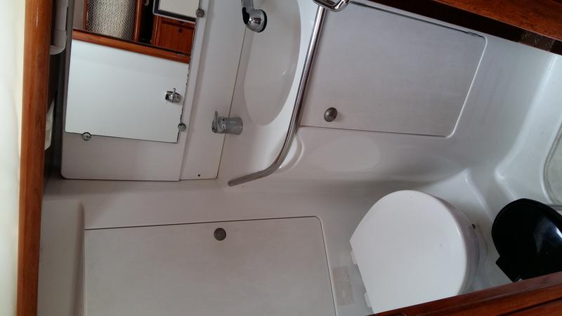 Book yachts online - sailboat - Jeanneau Sun Odyssey 35 - Mastef - rent