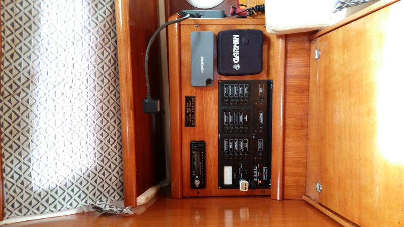 Book yachts online - sailboat - Jeanneau Sun Odyssey 35 - Mastef - rent