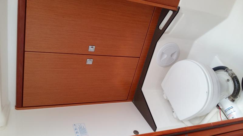 Book yachts online - sailboat - Bavaria Cruiser 37 - Sea Hope - rent