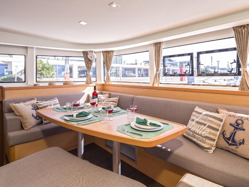 Book yachts online - catamaran - Lagoon 42 - San Giorgio - rent