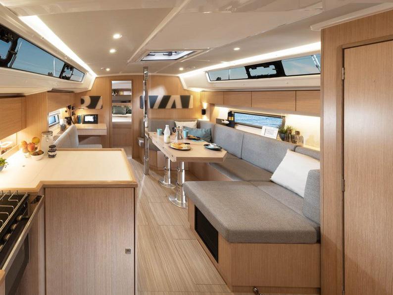 Book yachts online - sailboat - Bavaria C42 - BavC42-22-C - rent