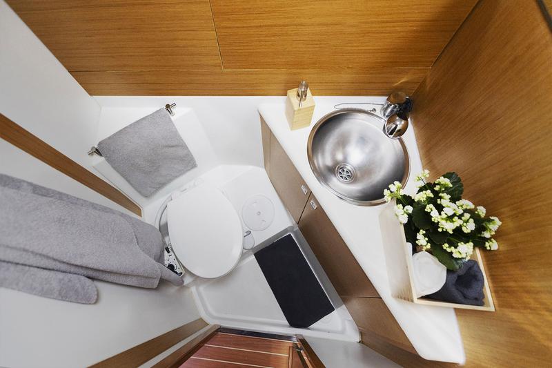 Book yachts online - sailboat - Jeanneau 53 - Melpomene - rent