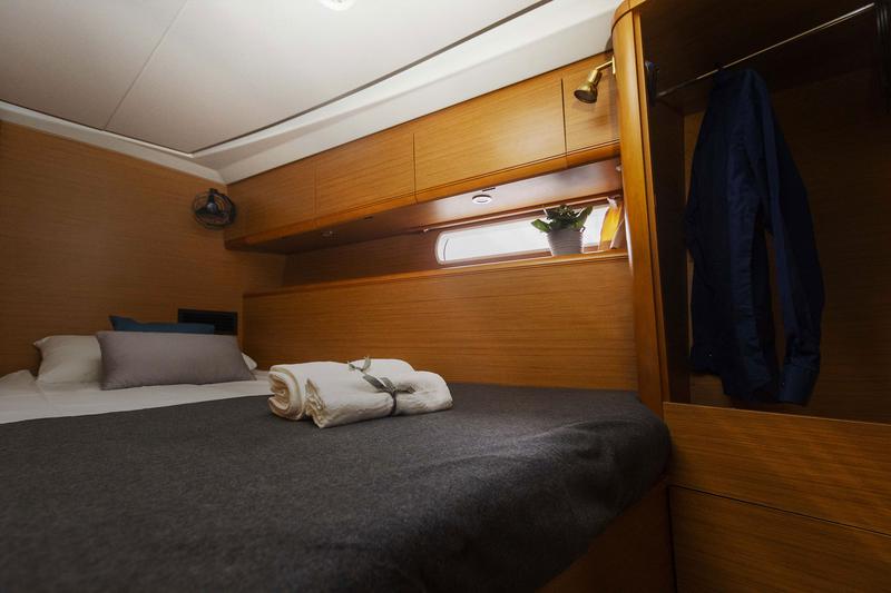 Book yachts online - sailboat - Jeanneau 53 - Melpomene - rent